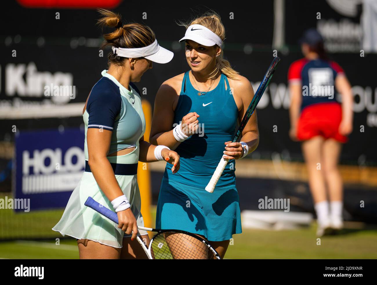 Sabine Lisicki d'Allemagne et Bianca Andreescu du Canada en action lors de la deuxième série de doubles au tournoi de tennis WTA 500 2022 bett1Open sur 16 juin 2022 au club de tennis Rot-Weiss à Berlin, Allemagne - photo : Rob Prange/DPPI/LiveMedia Banque D'Images