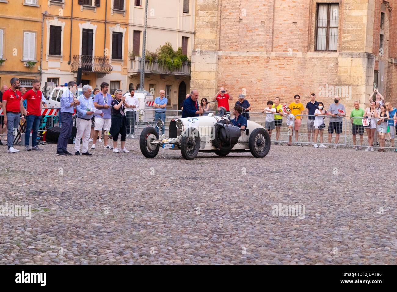 Parme, Italiy - 06, 18, 2022: Course automobile classique mille Miglie 2022, Banque D'Images