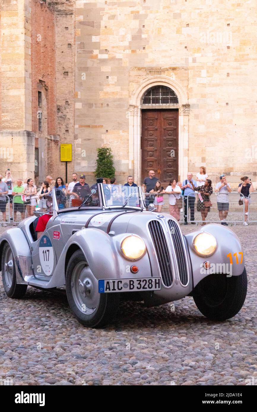 Parme, Italiy - 06, 18, 2022: Course automobile classique mille Miglie 2022, Banque D'Images