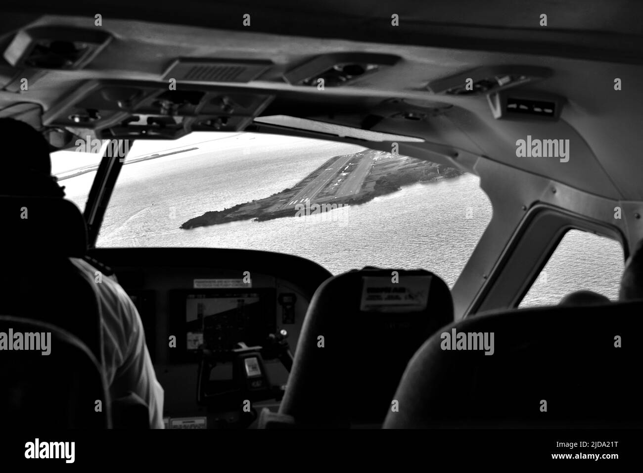 Approche pour l'atterrissage à l'aéroport municipal de Belize City, Belize, Amérique centrale. Banque D'Images