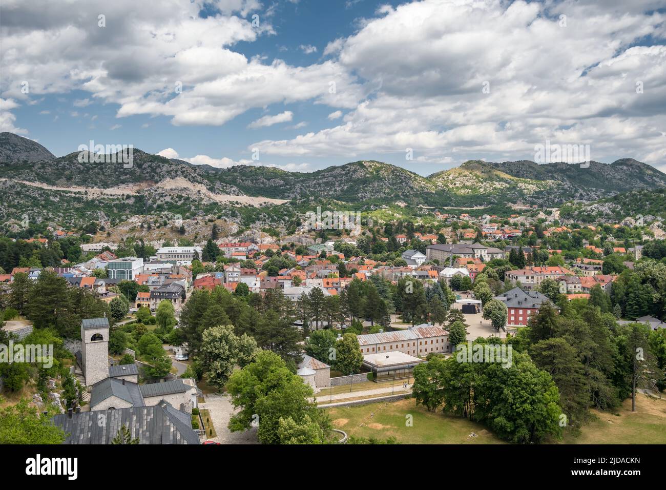 Paysage urbain de la ville de Cetinje au Monténégro. Banque D'Images