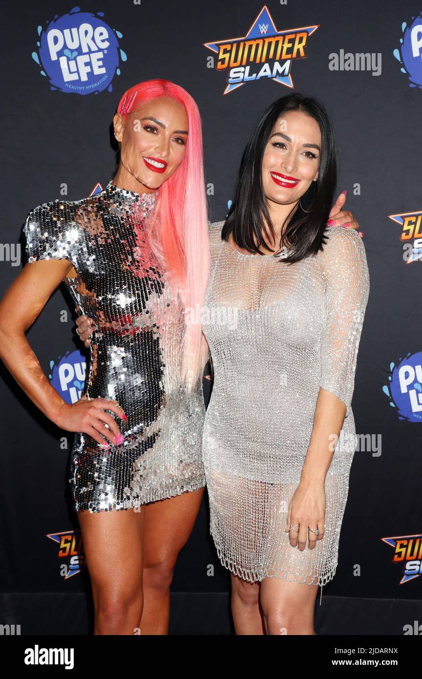 WWE 'SUMMERSLAM' après la fête tenue au Della's Restaurant Delano Las Vegas sur 21 août 2021 avec: EVA Marie, Nikki Bella où: Las Vegas, Nevada, Etats-Unis quand: 22 août 2021 crédit: DJDM/WENN.com Banque D'Images