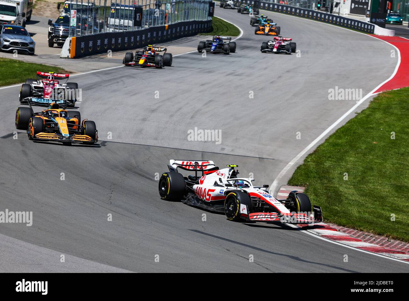 47 SCHUMACHER Mick (ger), Haas F1 Team VF-22 Ferrari, 03 RICCIARDO Daniel (aus), McLaren F1 Team MCL36, action pendant la Formule 1 Grand Prix du Canada AWS 2022, 9th tour du Championnat du monde de Formule 1 FIA 2022, sur le circuit Gilles Villeneuve, de 17 juin à 19, 2022 à Montréal, Canada - photo : Florent Gooden / DPPI/DPPI/LiveMedia Banque D'Images