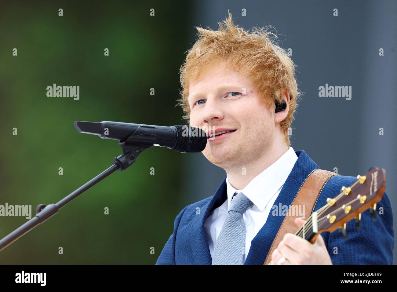 Photo du dossier datée du 05/06/22 d'Ed Sheeran qui était l'artiste le plus joué de 2021 au Royaume-Uni, et a également revendiqué le single le plus joué de l'année avec de mauvaises habitudes. La superstar pop, 31 ans, est le premier artiste à revendiquer les deux distinctions en deux années différentes. Il a précédemment fait le double en 2017 avec la sortie de son album diviser et a frappé unique forme de vous. Date de publication : lundi 20 juin 2022. Banque D'Images