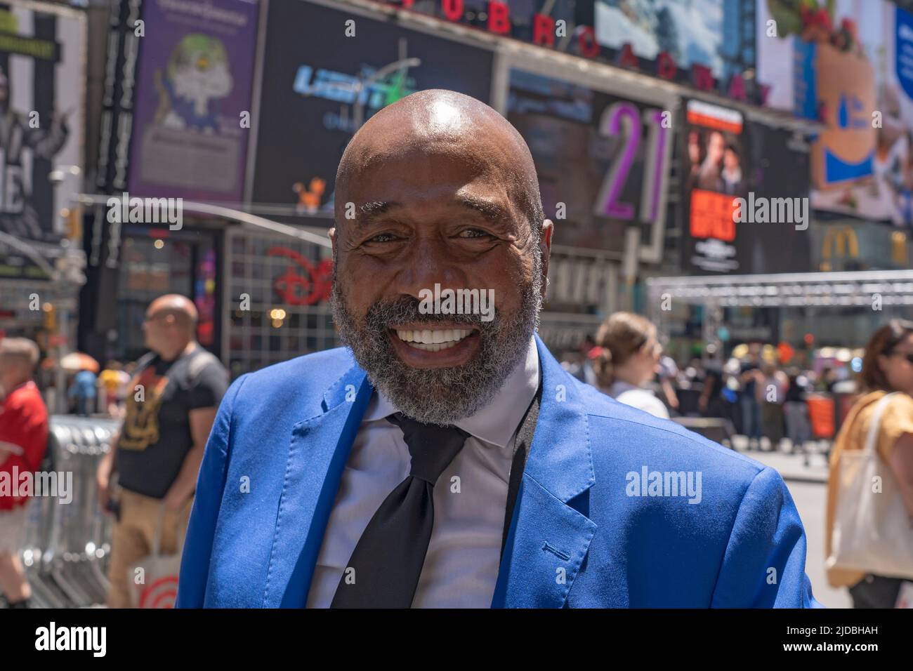 New York, États-Unis. 19th juin 2022. L'acteur Ben Vereen vu quitter Broadway célèbre le dix-septième anniversaire de Times Square à New York. Le dix-septième jour est une fête fédérale aux États-Unis commémorant l'émancipation des Afro-Américains asservis. Crédit : SOPA Images Limited/Alamy Live News Banque D'Images