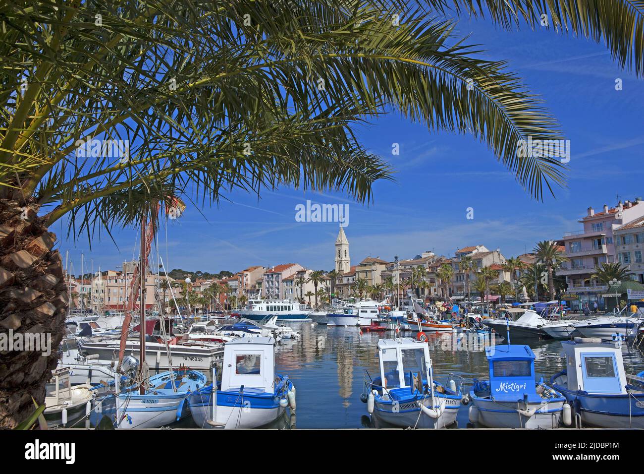 France, Var Sanary-sur-Mer, le vieux port de la Méditerranée Banque D'Images