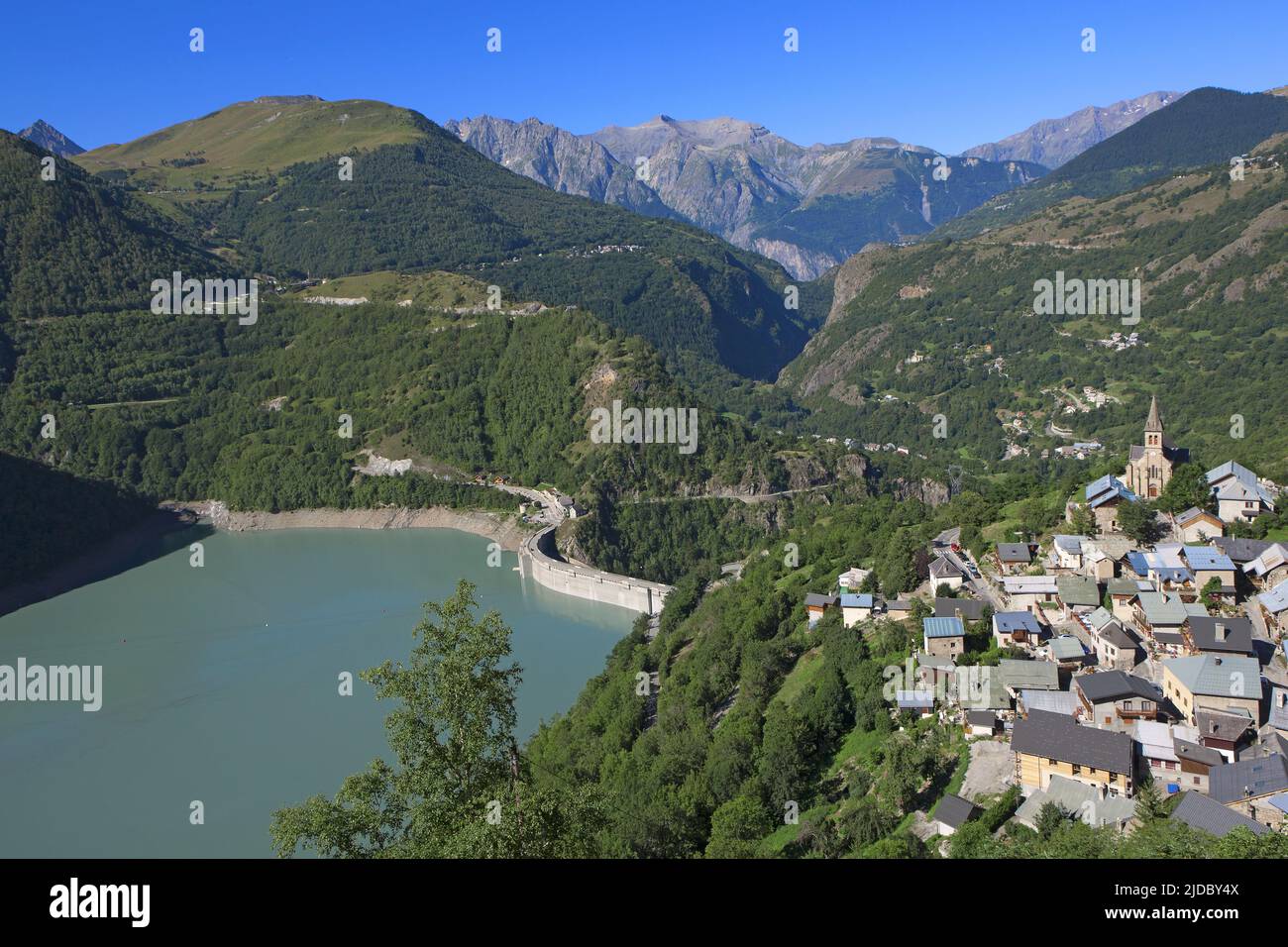 France, Savoie le barrage de Chevril, village de Villaret du Nial Banque D'Images