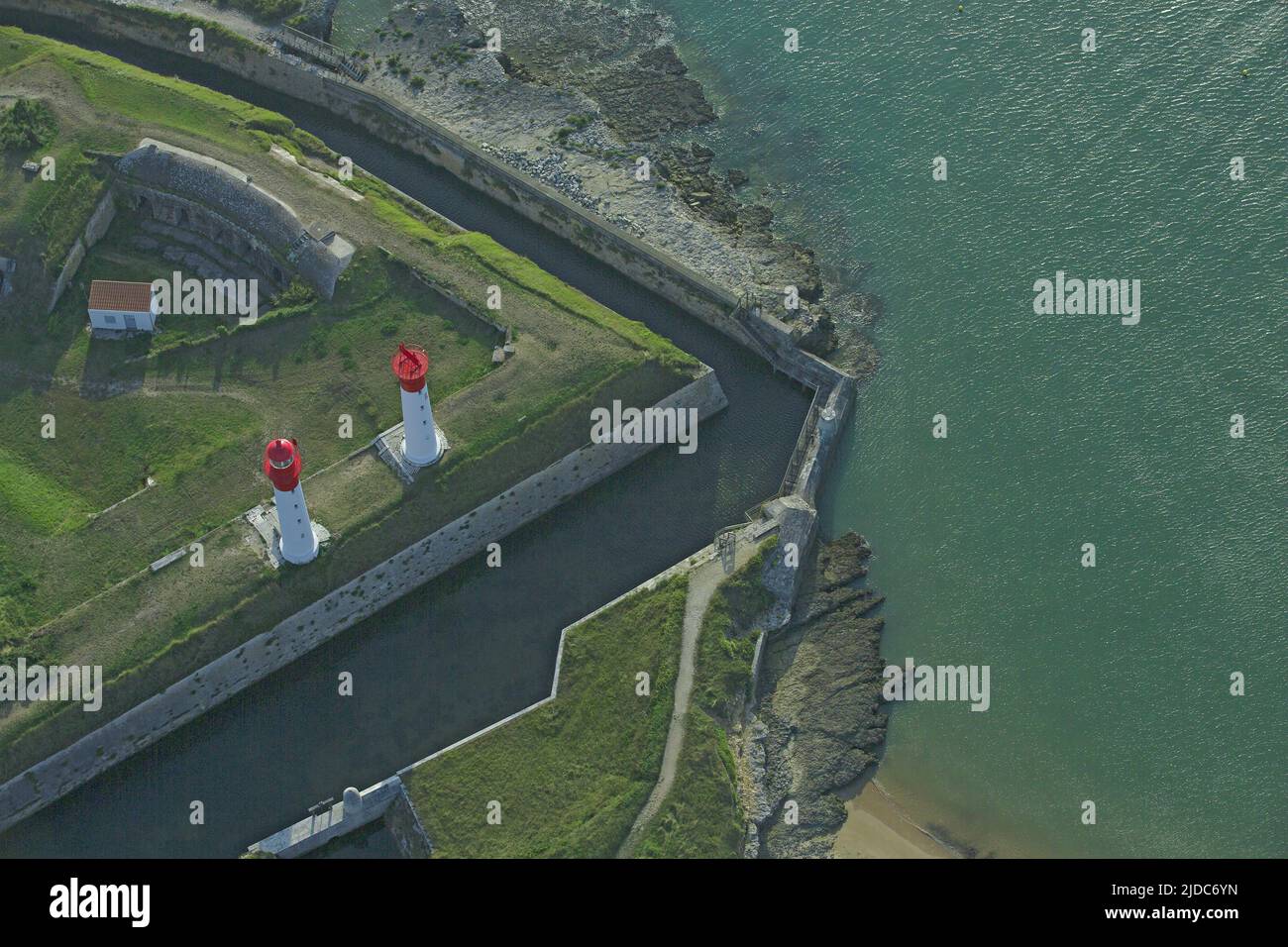 France, Charente-Maritime, Ile d'Aix pointe fortificatio Sainte-Catherine's, le phare (vue aérienne) Banque D'Images
