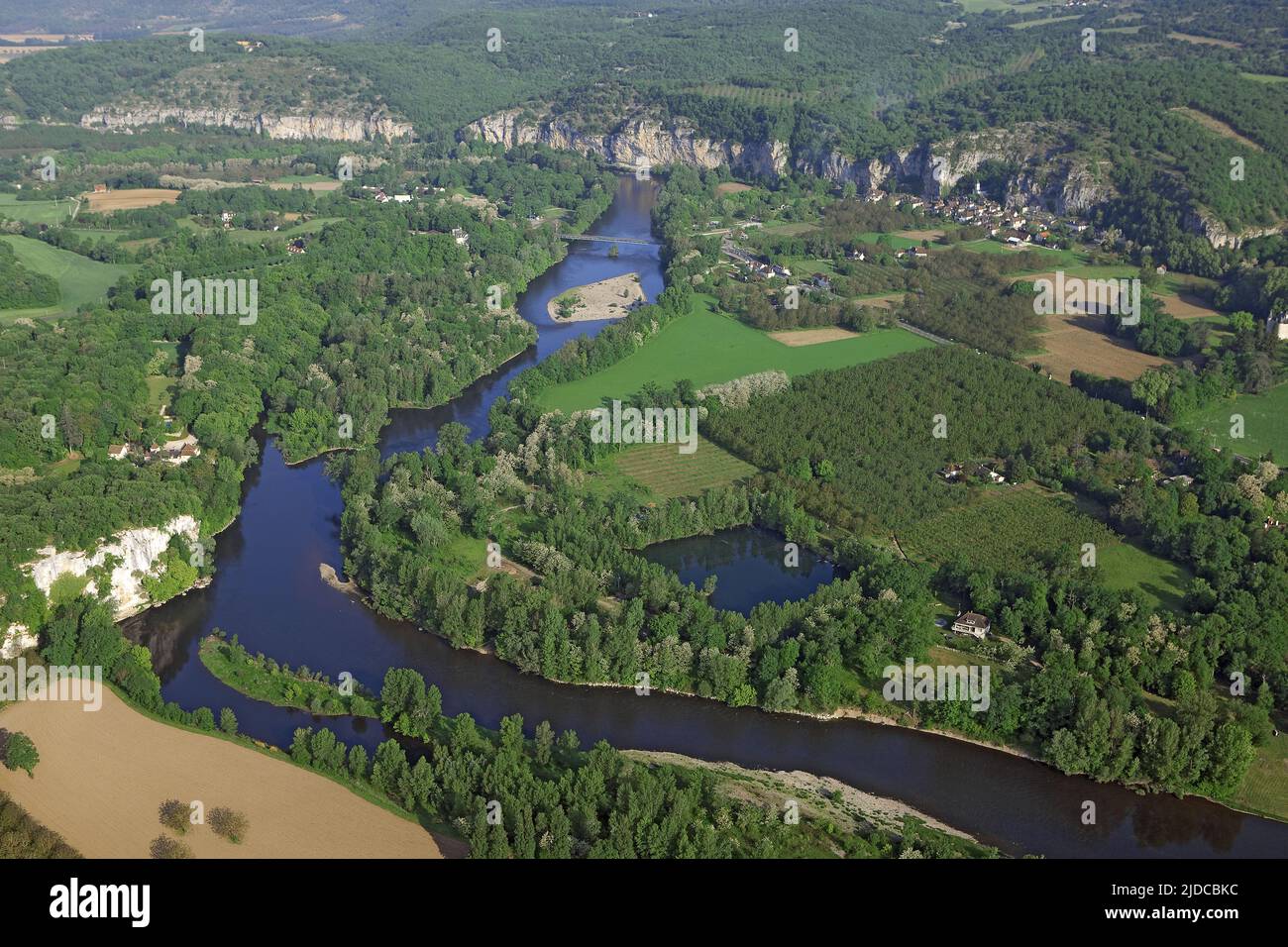 France, Lot Gluges, vue aérienne du village, vallée de la Dordogne Banque D'Images
