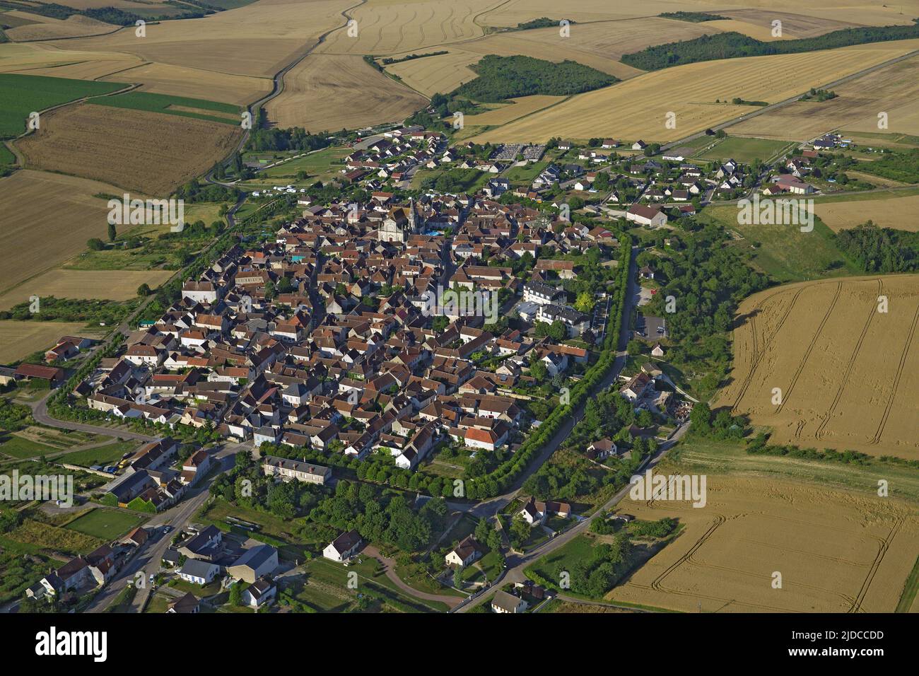 France, Yonne, Coulanges-la-Vineuse village vignoble Bourgogne AOC Bourgogne Coulanges-la vineuse (air) ; Banque D'Images