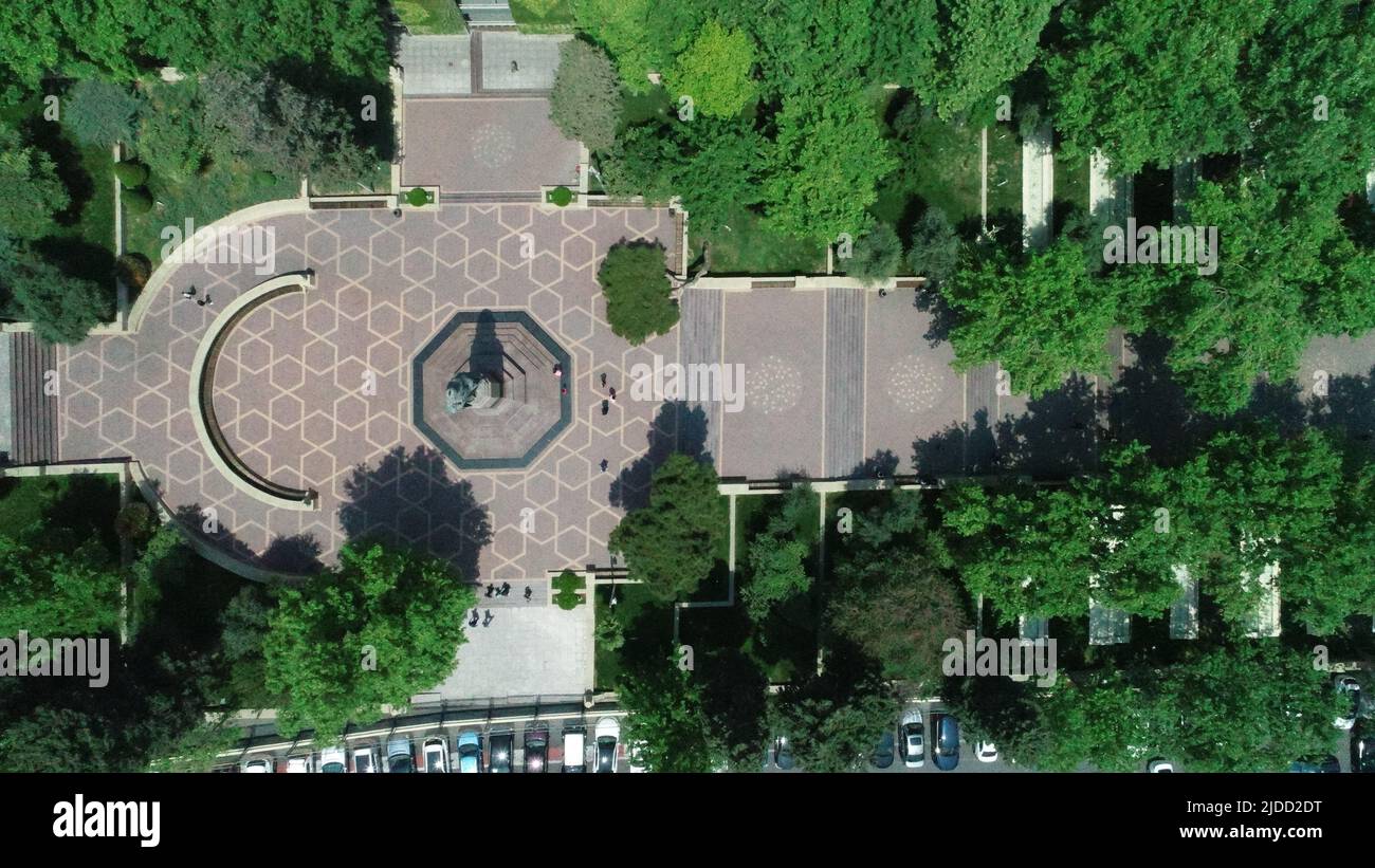Statue de Heydar Aliyev, ville de Bakou, vue aérienne de dessus du drone Skyline, Azerbaïdjan, Caucase du Sud Banque D'Images