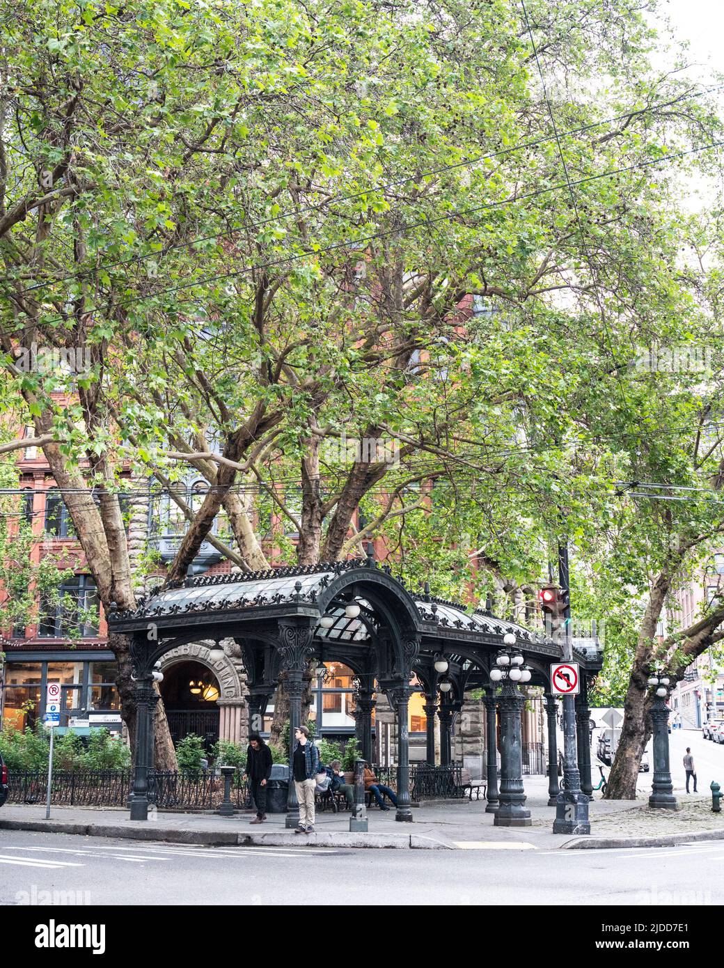 Seattle, Washington, États-Unis - 3 juin 2022 : scène de rue sur la place historique des pionniers à Seattle. Banque D'Images