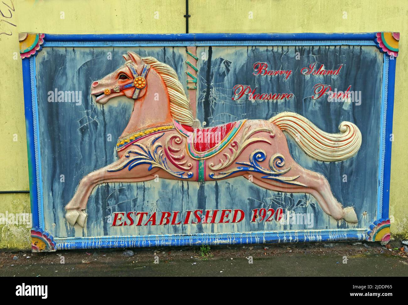 Peinture d'un cheval de manège, Barry Island Pleasure Park fondé en 1920, Vale of Glamourgan, Cymru, pays de Galles, Royaume-Uni, CF62 5TJ Banque D'Images