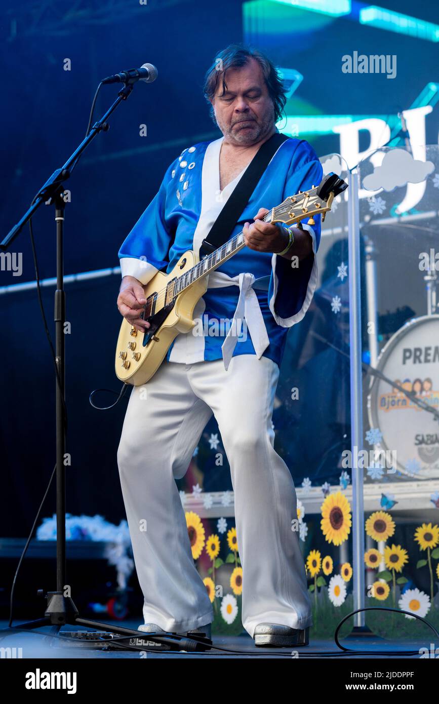 Bjorn encore, ABBA Tribute band, se déroulant au festival pop Fantasia à Promenade Park, Maldon, Essex, Royaume-Uni Banque D'Images