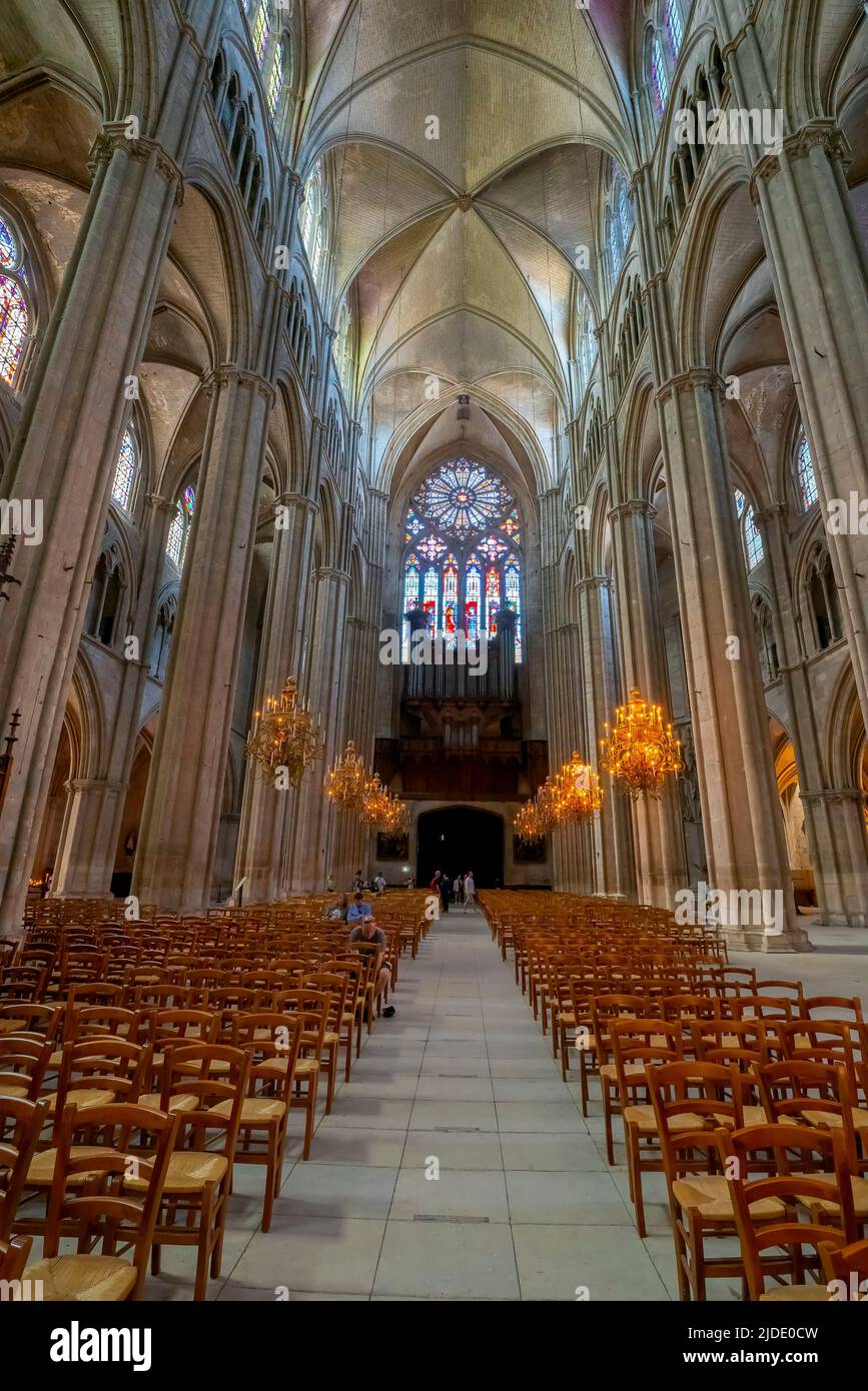 Intérieur de la cathédrale Saint-Etienne de Bourges, département du cher, Centre-Val de Loire, France. Il a été donné par Charles VII, également connu sous le nom de petit roi de Bou Banque D'Images