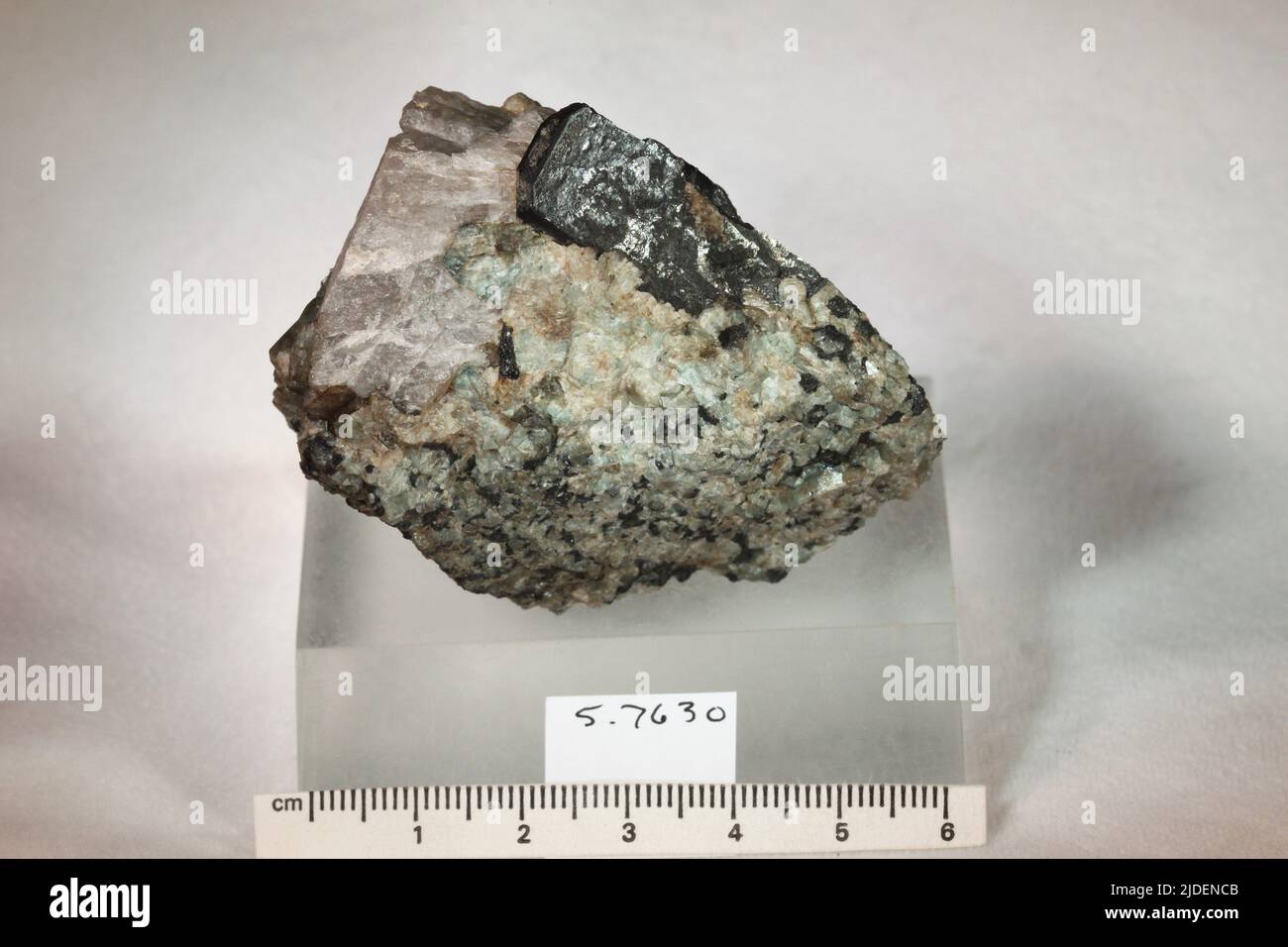 Allanite. Minéraux. Amérique du Nord; États-Unis; New Jersey; Sussex County; Franklin Banque D'Images