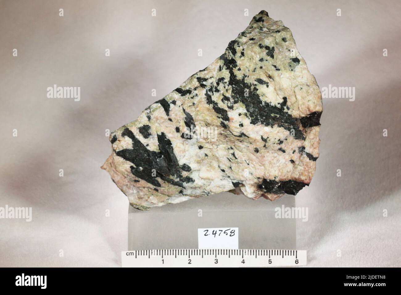 Allanite. Minéraux. Amérique du Nord ; États-Unis ; Caroline du Nord ; Mitchell County ; Cranberry ; Mine de fer canneberge Banque D'Images