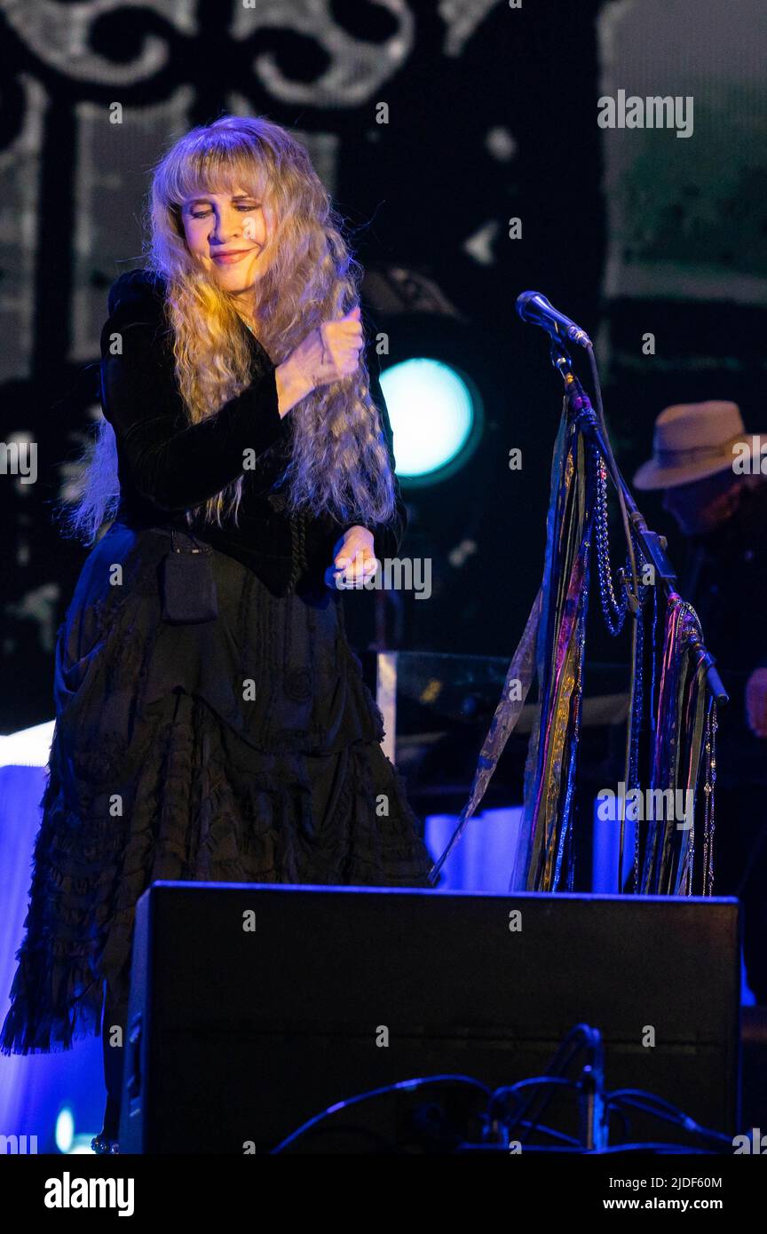 Manchester, États-Unis. 19th juin 2022. Stevie nicks se produit au cours du 4 e jour du festival de musique et d'arts Bonnaroo 2022 sur 19 juin 2022 à Manchester, Tennessee. Photo: Darren Eagles/imageSPACE /Sipa USA crédit: SIPA USA/Alay Live News Banque D'Images