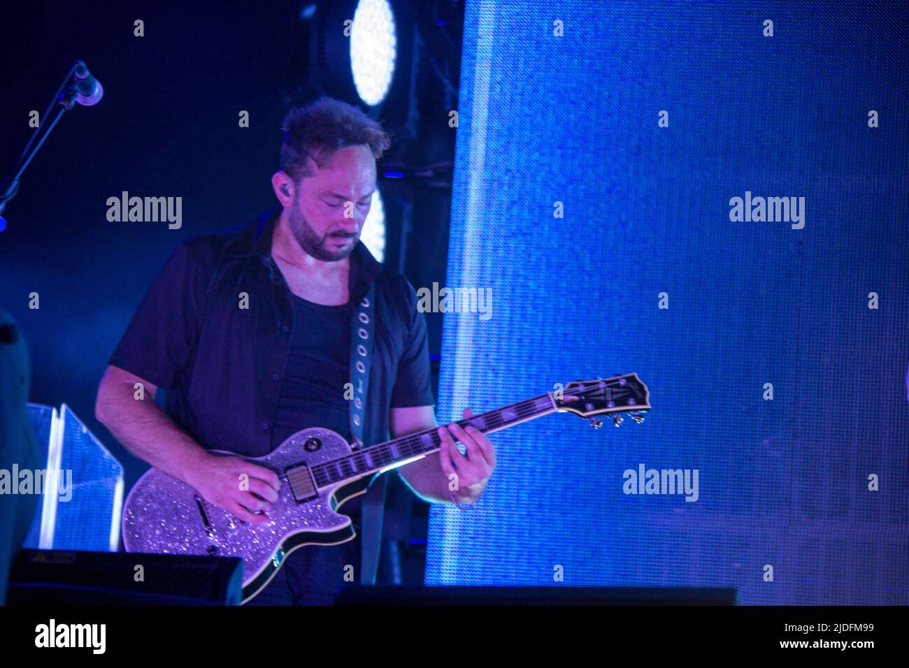 Padoue, Vénétie, Italie. 18th juin 2022. Le chanteur-compositeur italien Cesare Cremonini se produit à Padoue, avec sa tournée de Stadi 2022. (Credit image: © Mimmo Lamacchia Mimmolamacchia.I/Pacific Press via ZUMA Press Wire) Banque D'Images