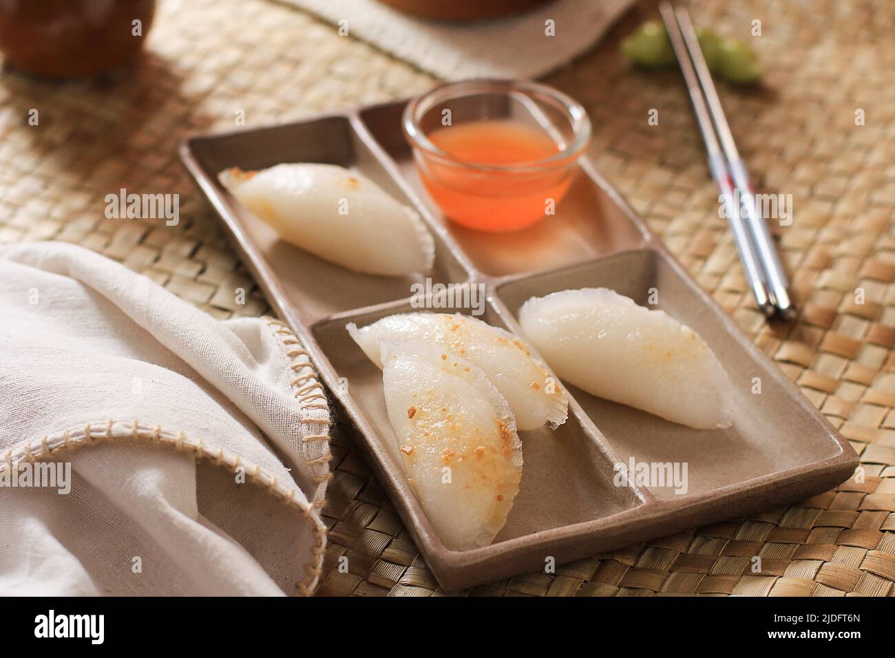 Choipan, cuisine traditionnelle de Singkawang, West Bornéo, Indonésie. Garniture à l'ail croustillant Banque D'Images