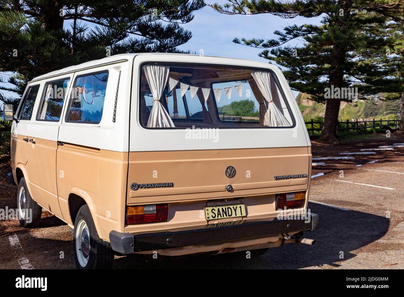 1985 véhicule de transport de type 3 T3 Volkswagen kombi stationné au parking de Newport Beach à Sydney, Nouvelle-Galles du Sud, Australie Banque D'Images