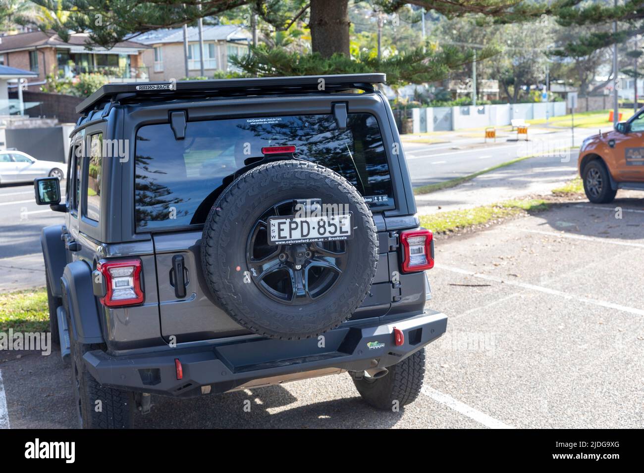 Véhicule 4x4 Jeep Wrangler modèle 2021 stationné au parking de Newport Beach à Sydney, Nouvelle-Galles du Sud, Australie Banque D'Images