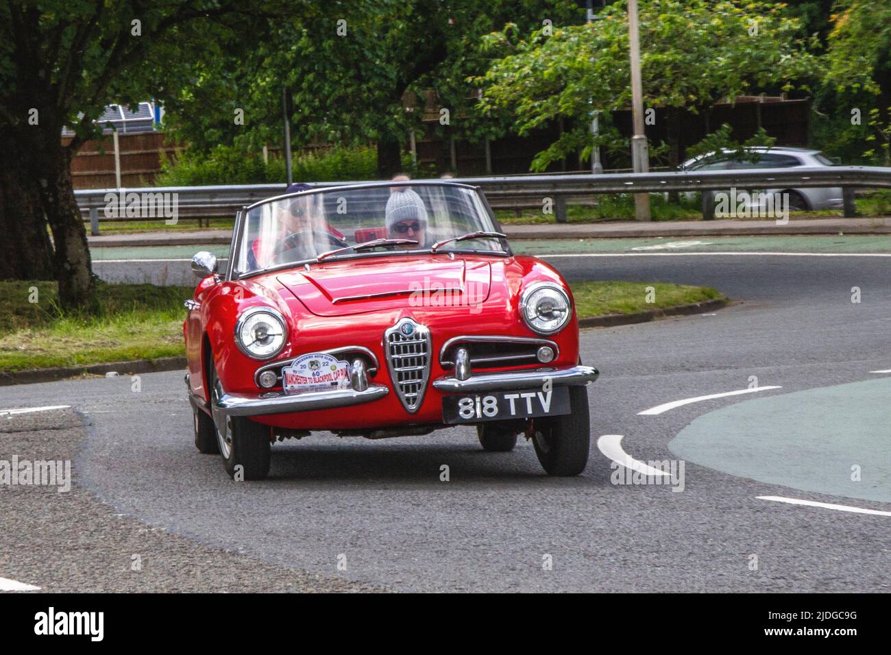 1963 60s 60 rouge ALFA ROMEO GIULIA 1570cc essence sports cabrio; automobiles présentées pendant l'année 58th de l'Assemblée de Manchester à Blackpool Touring pour les voitures Veteran, Vintage, Classic et chérités. Banque D'Images