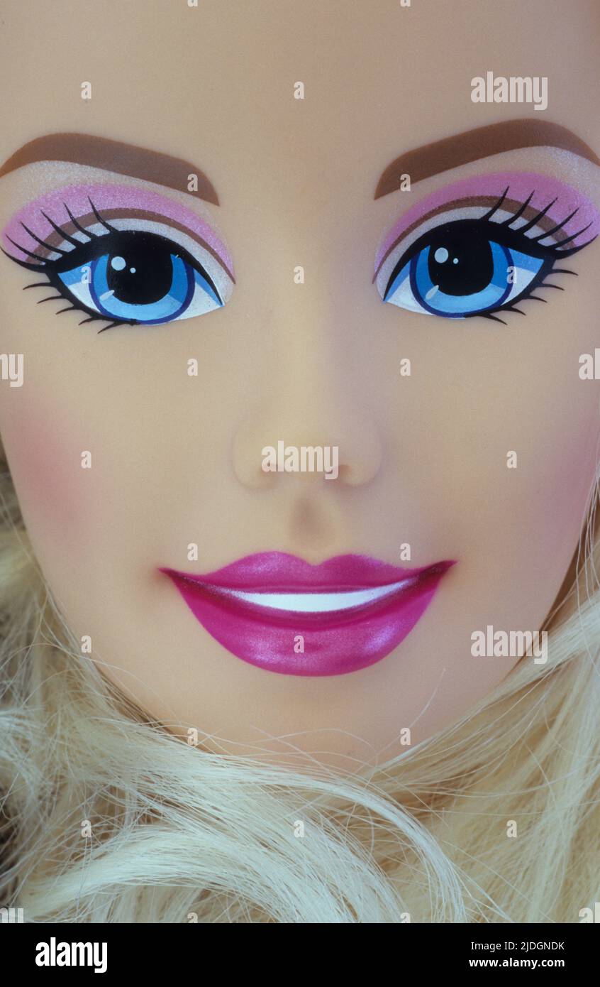 Doll face is woman big eyes Banque de photographies et d'images à haute  résolution - Alamy