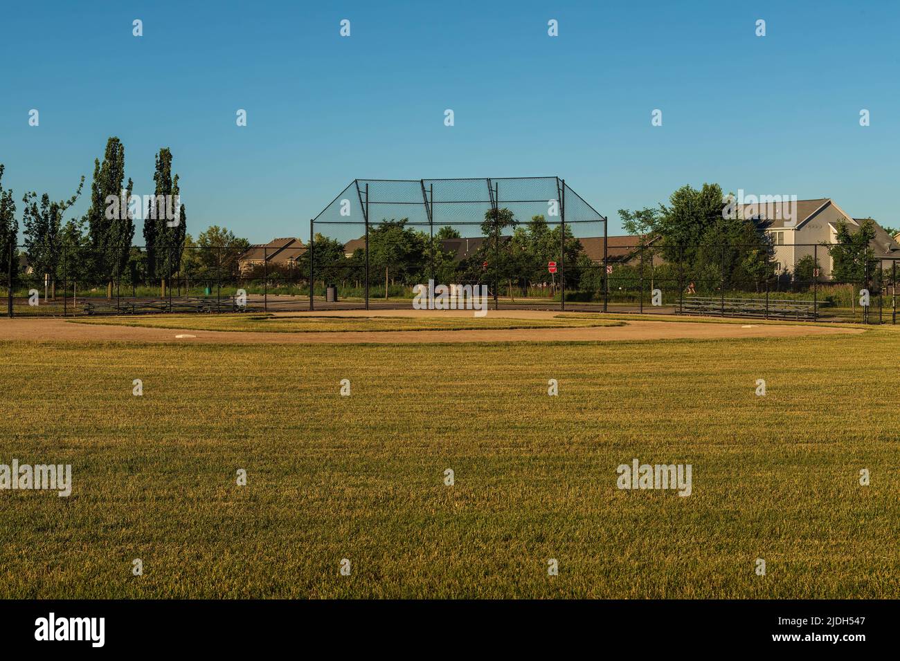 lever du soleil sur un diamant de baseball, tout prêt pour les jeux de la journée Banque D'Images