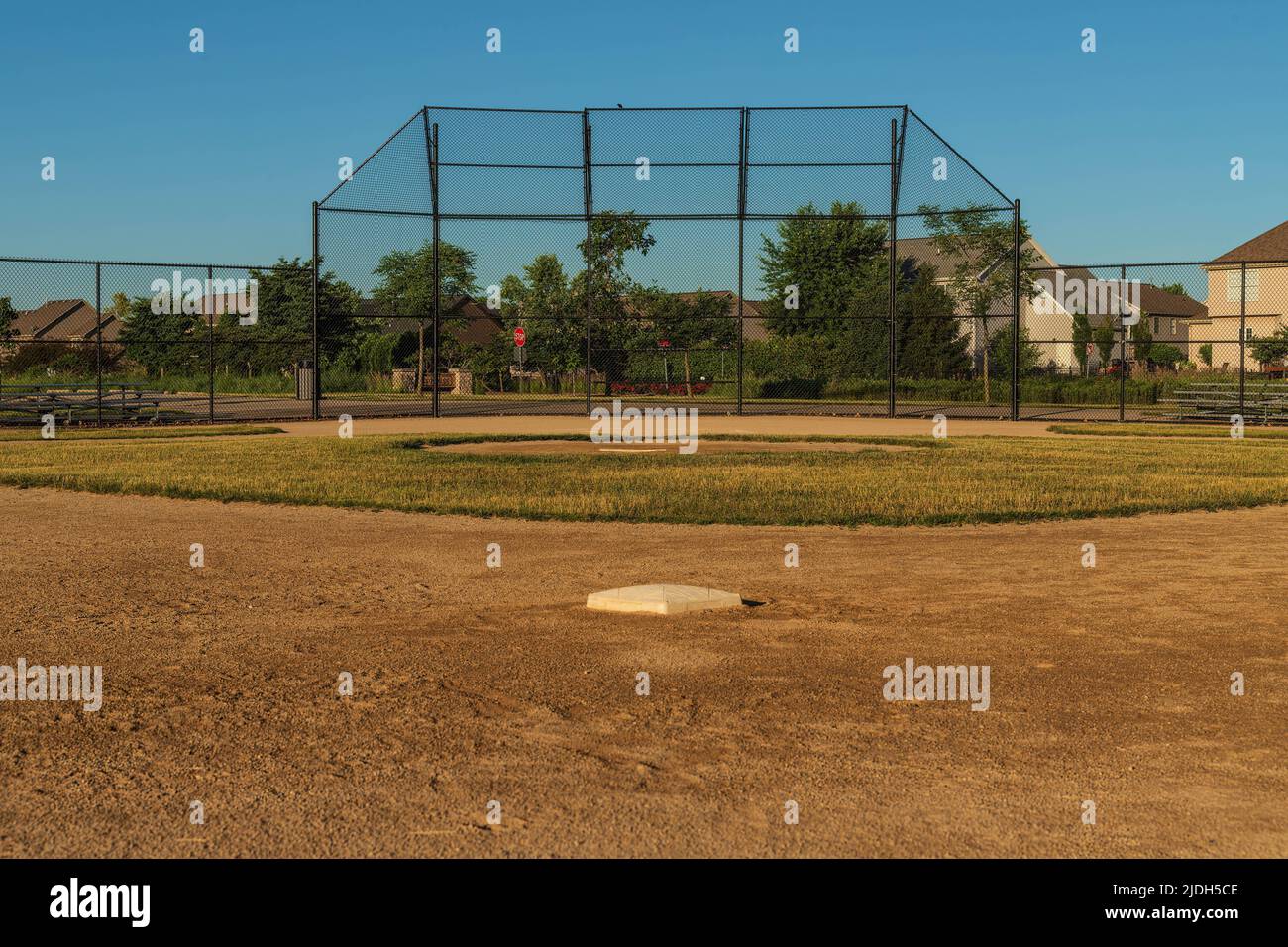 lever du soleil sur un diamant de baseball, tout prêt pour les jeux de la journée Banque D'Images