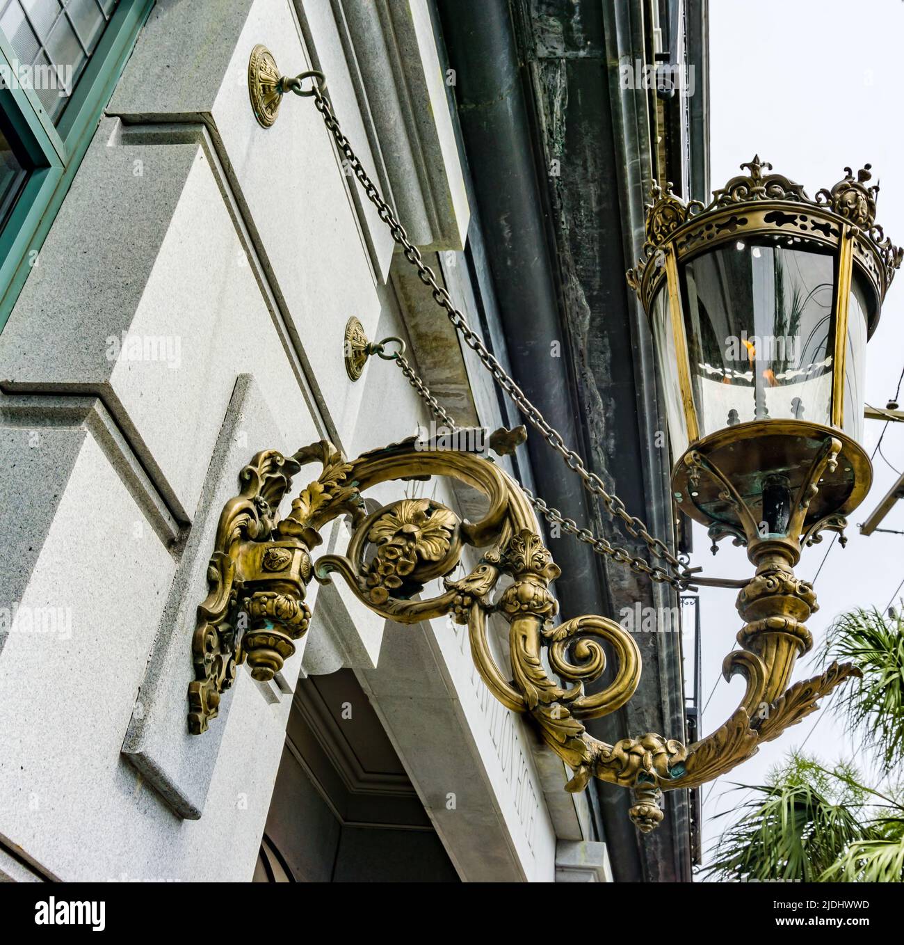 Old LAMP a un bâtiment à Charleston, Caroline du Sud. Banque D'Images