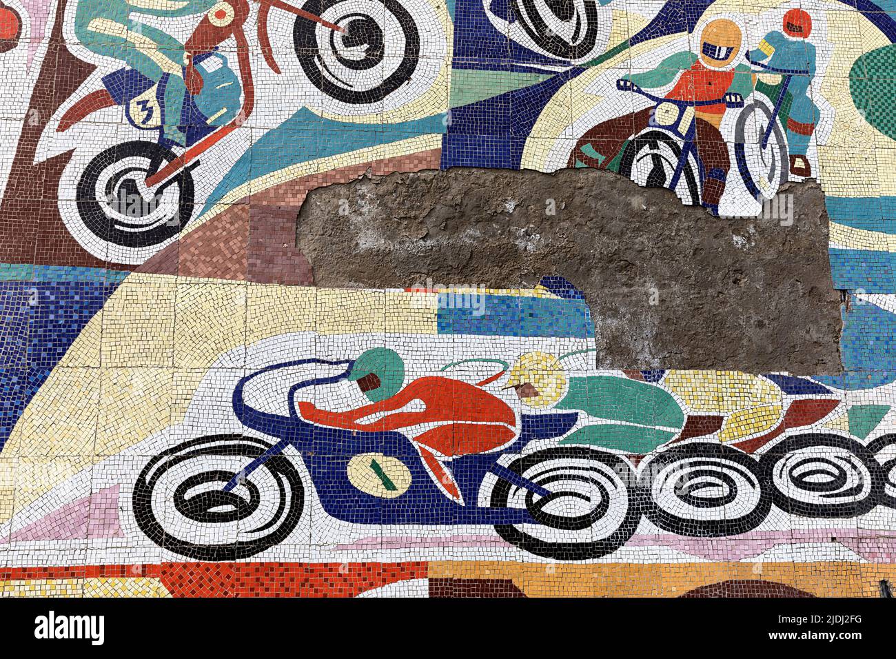 Mosaïque soviétique sur un bâtiment près de motopark à Rustavi, Géorgie Banque D'Images