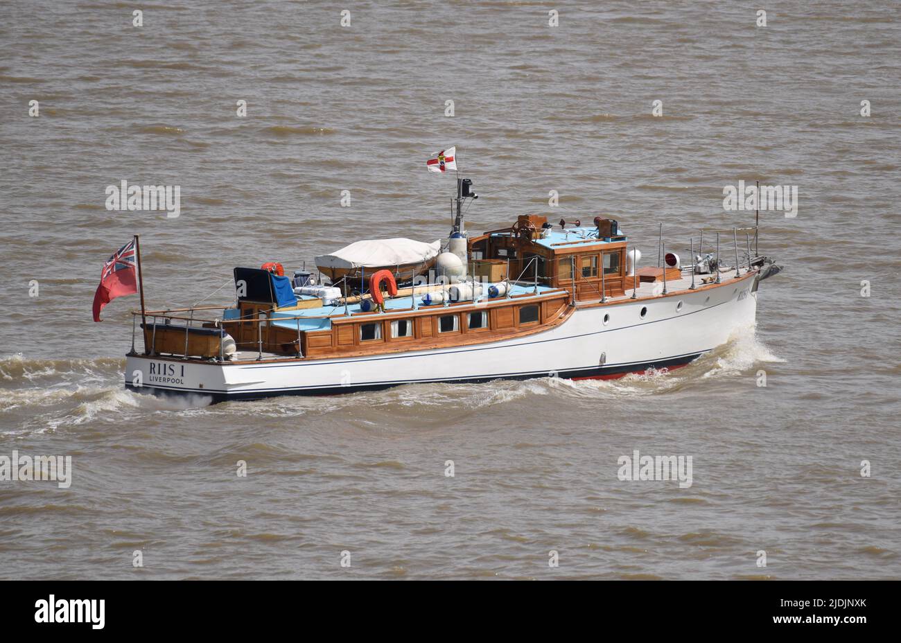 21/06/2022 Gravesend UK Dunkirk Little Ship Riis 1 passage de Gravesend. Le yacht à moteur construit en 1920 sous le nom de White Heather. Elle était l'une des flottille de s. Banque D'Images