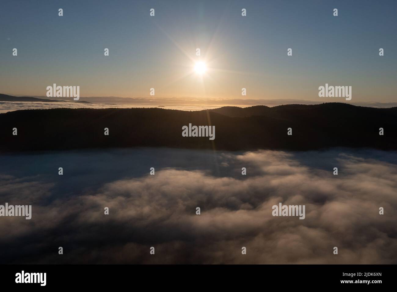 Vue panoramique sur la baie de Lake George, New York à l'aube. Banque D'Images