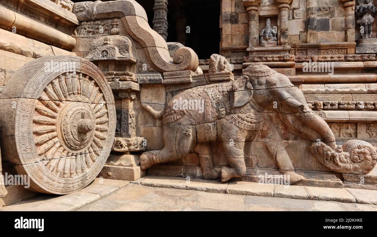 Éléphant sculpté sur les escaliers du temple d'Airavatesvara, Darasuran, Kumbakonam, Tamilnadu, Inde. Banque D'Images