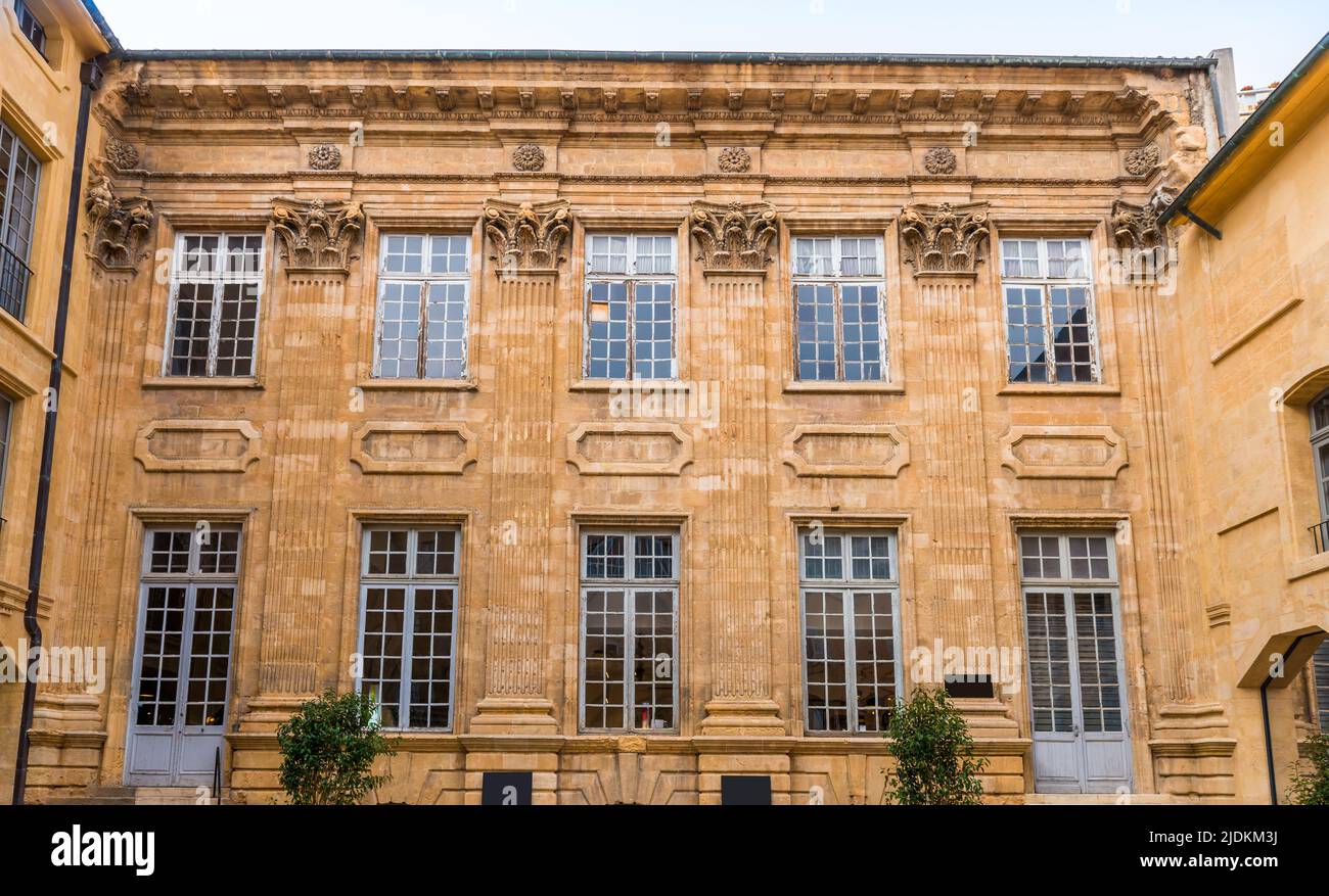 Ancien bâtiment typique d'Aix en Provence, dans les Bouches du Rhône, Provence, France Banque D'Images