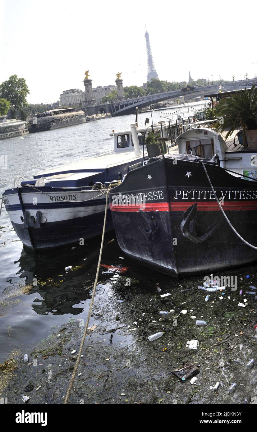 FRANCE. PARIS (75) POLLUTION DE LA SEINE, LA CÉRÉMONIE D'OUVERTURE DES