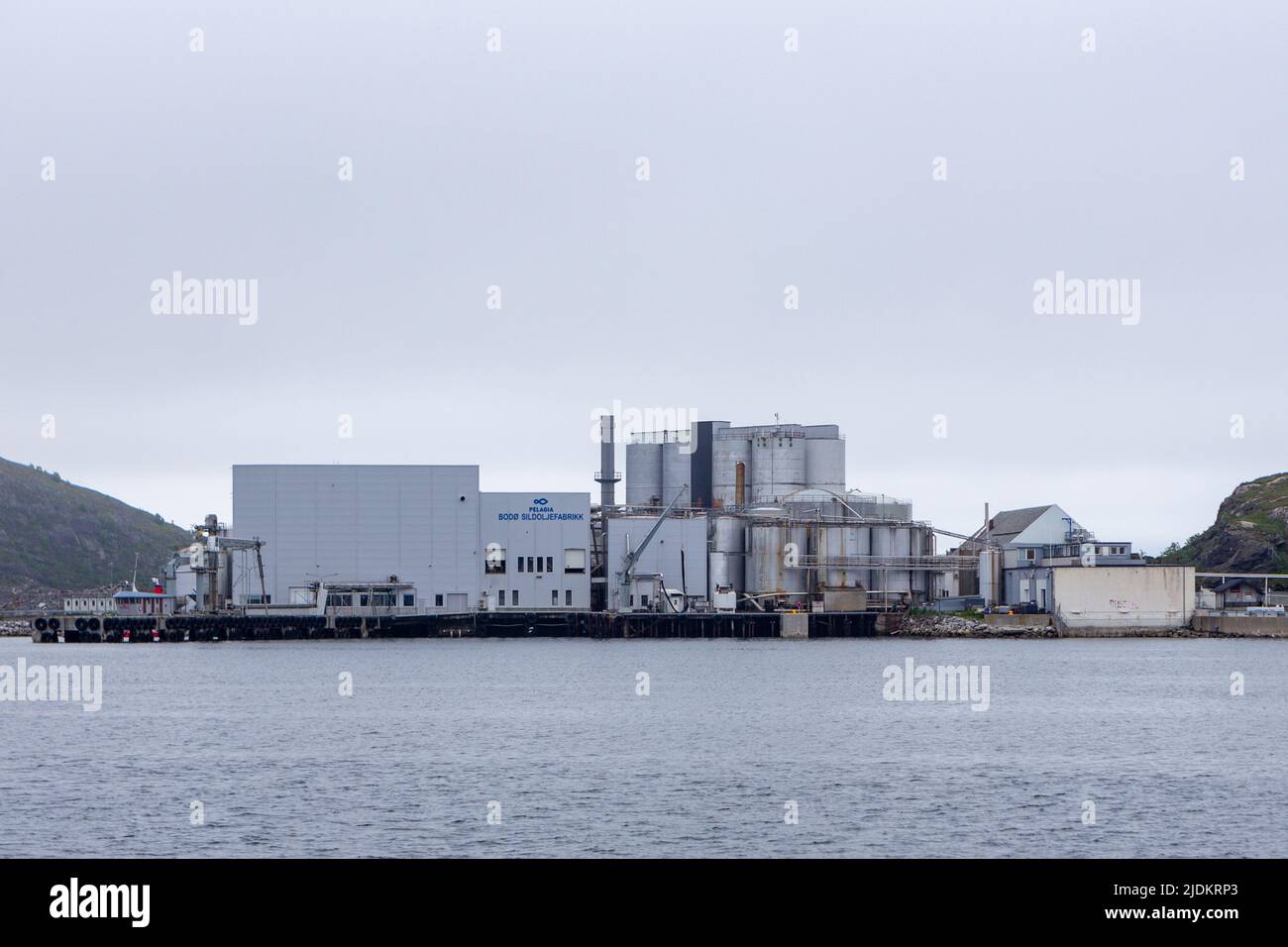 Les installations de production de Pelagia Bodø Sildoljefabrikk dans le port de Bodø, dans le nord de la Norvège. Farine de poisson, huile de poisson et usine de protéines liquides. Banque D'Images