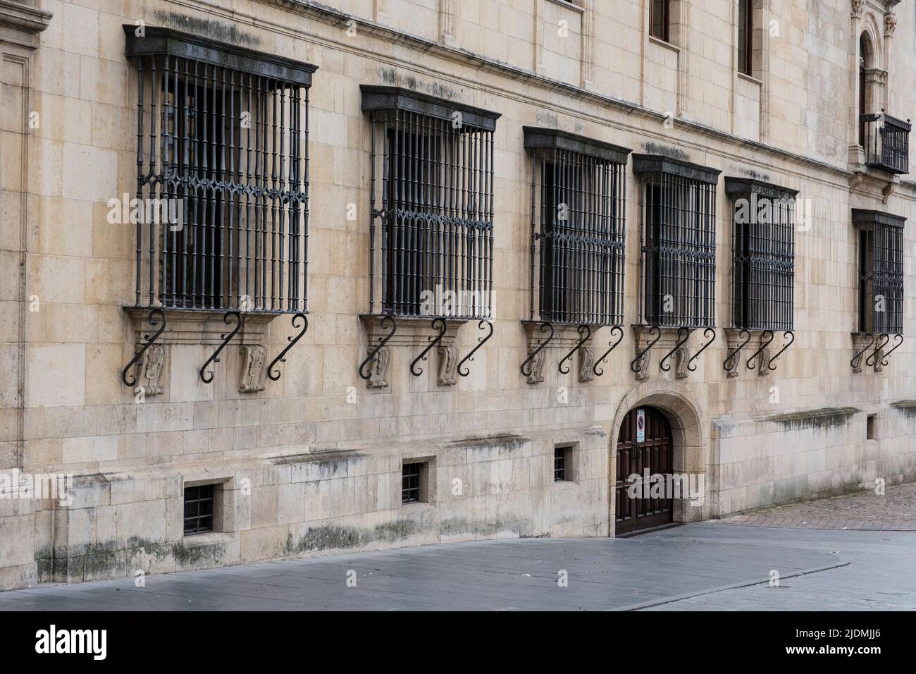 Espagne, Leon. Travaux de fenêtres dans le Palacio de los Guzmanes. Banque D'Images