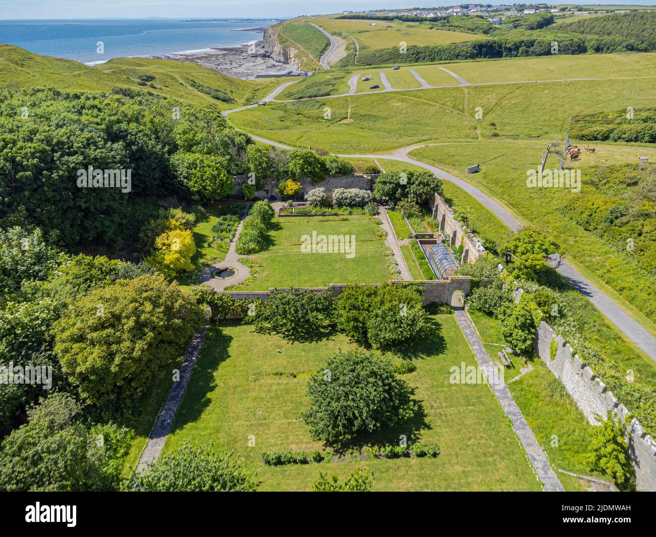 Jardin clos, château de Dunraven, parc de Dunraven, Southerndown. Merci de bien vouloir nous faire savoir : Phillip Roberts Banque D'Images