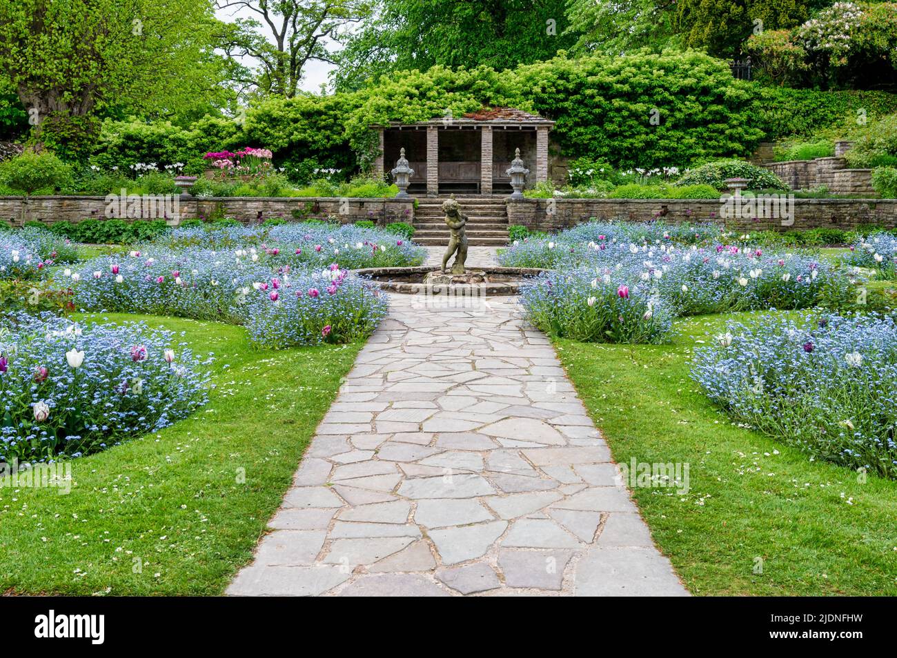 Disley, Angleterre- 15 mai 2022: Le jardin italien à la maison du parc de Lyme de la Fiducie nationale près de Manchester. Banque D'Images