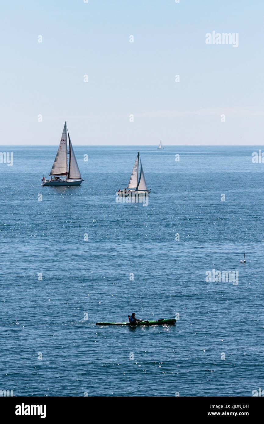 Yachts et autres embarcations de plaisance sortant et entrant dans les routes de Carrick sur la rivière FAL Banque D'Images