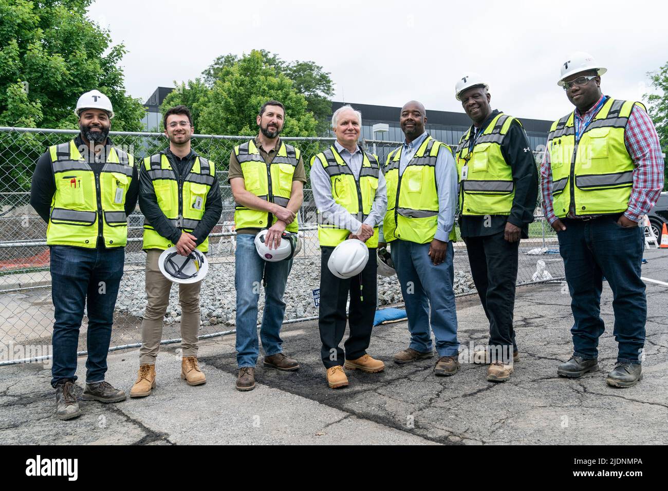 New York, NY 22 juin 2022 Les travailleurs de la construction