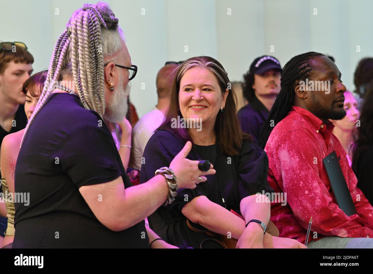 Londres, Royaume-Uni. 20th juin 2022. Catwalk : exposition de l'université des arts créatifs à la Graduate Fashion week 2022 à Coal Drops Yard, King Cross, Londres, Royaume-Uni. - 20 juin 2022. Crédit : voir Li/Picture Capital/Alamy Live News Banque D'Images