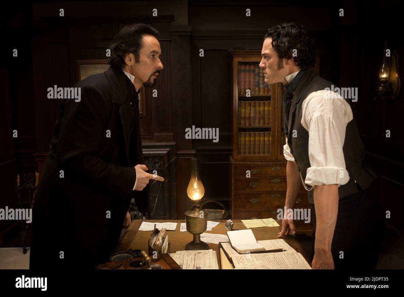 CUSACK,EVANS, LE CORBEAU, 2012, Banque D'Images