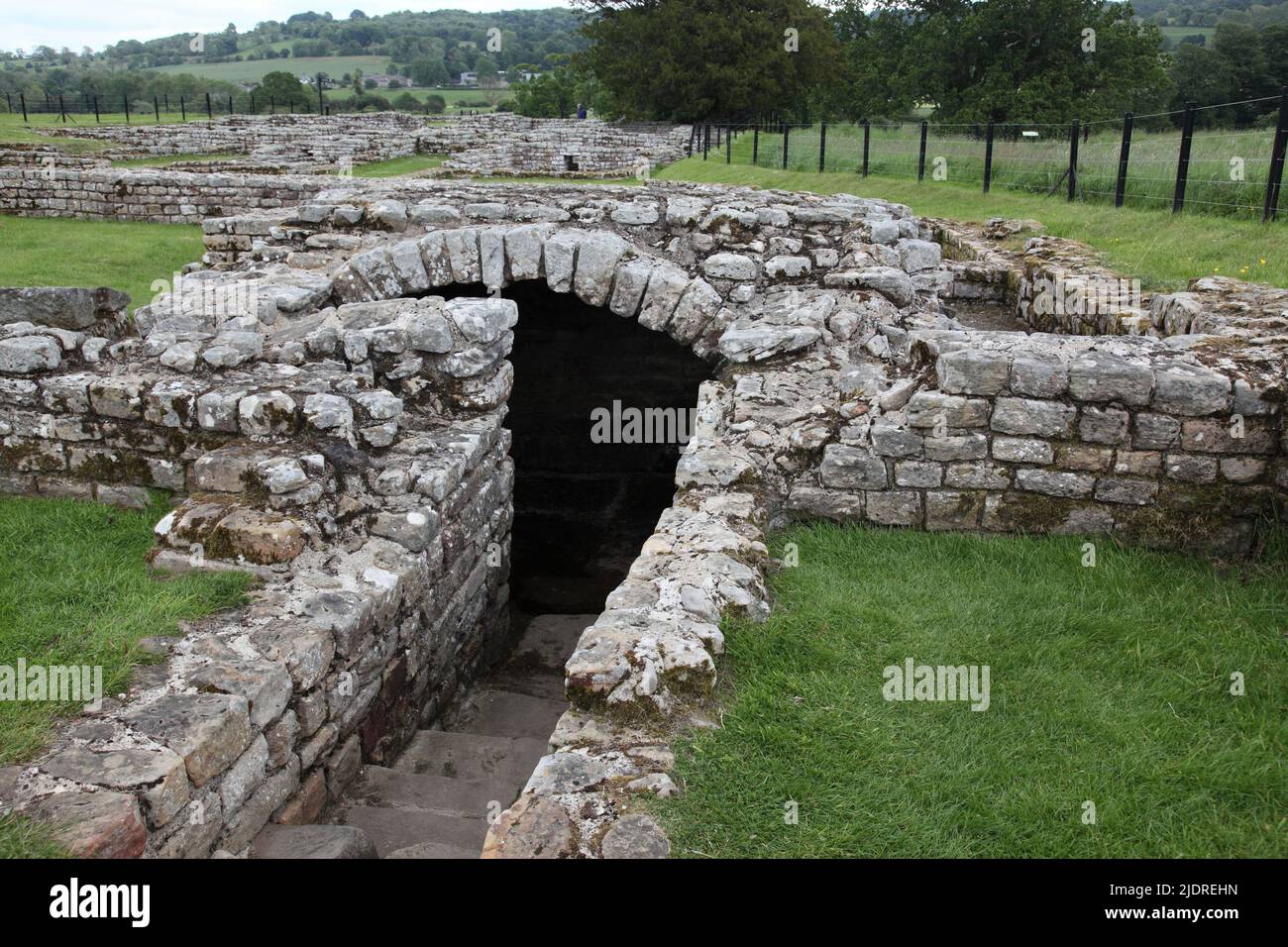 Entrée à la salle souterraine de fort romain de Chesters sur le mur d'Hadrien dans Northumberland, construit à la fin du 2nd.Century AD Banque D'Images