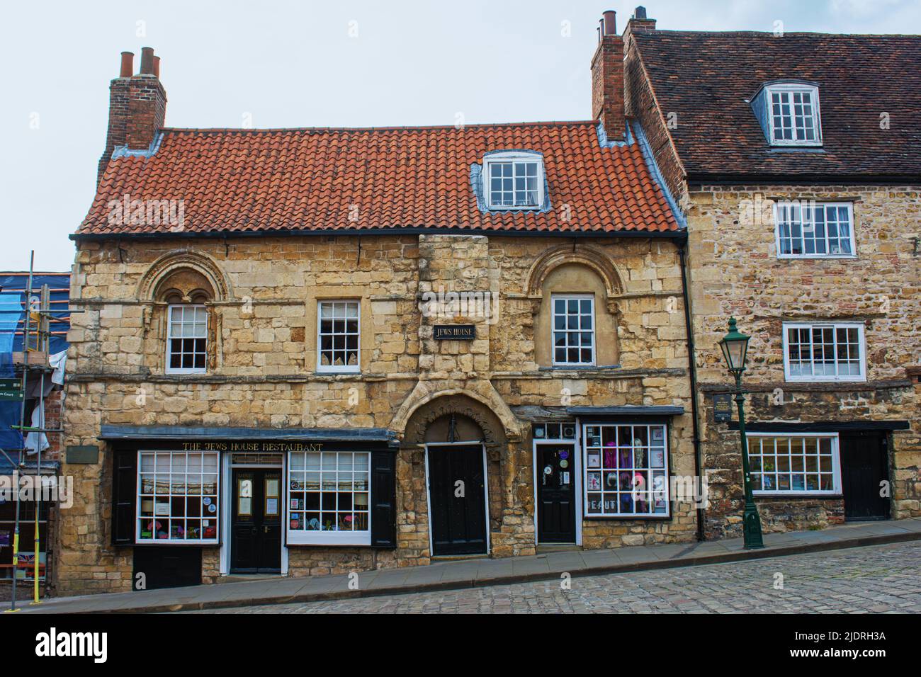 Lincoln, Lincolnshire. La Maison de Jew à Steep Hill c.1170, avec des modifications ultérieures. C'est l'une des plus anciennes maisons de ville existantes en Angleterre Banque D'Images