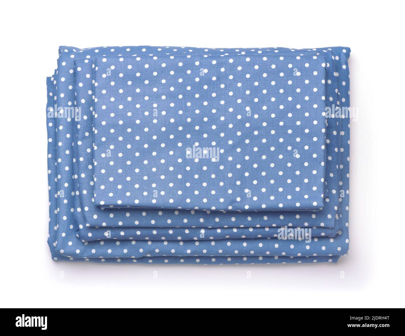 Vue de dessus de l'ensemble de literie en coton bleu plié isolé sur blanc Banque D'Images