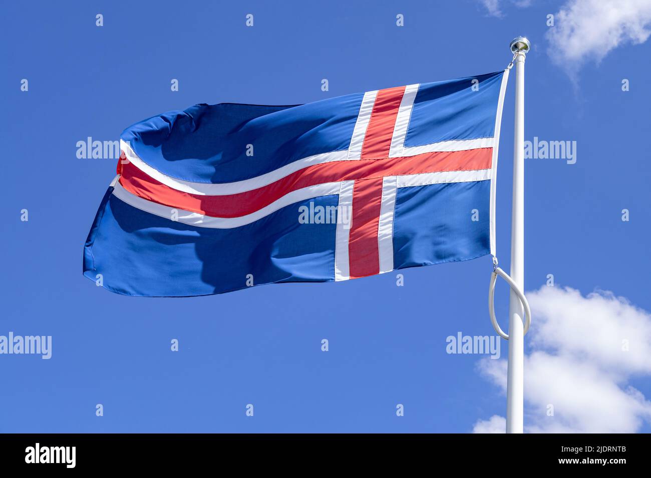 Drapeau d'Iceand volant dans le vent Banque D'Images