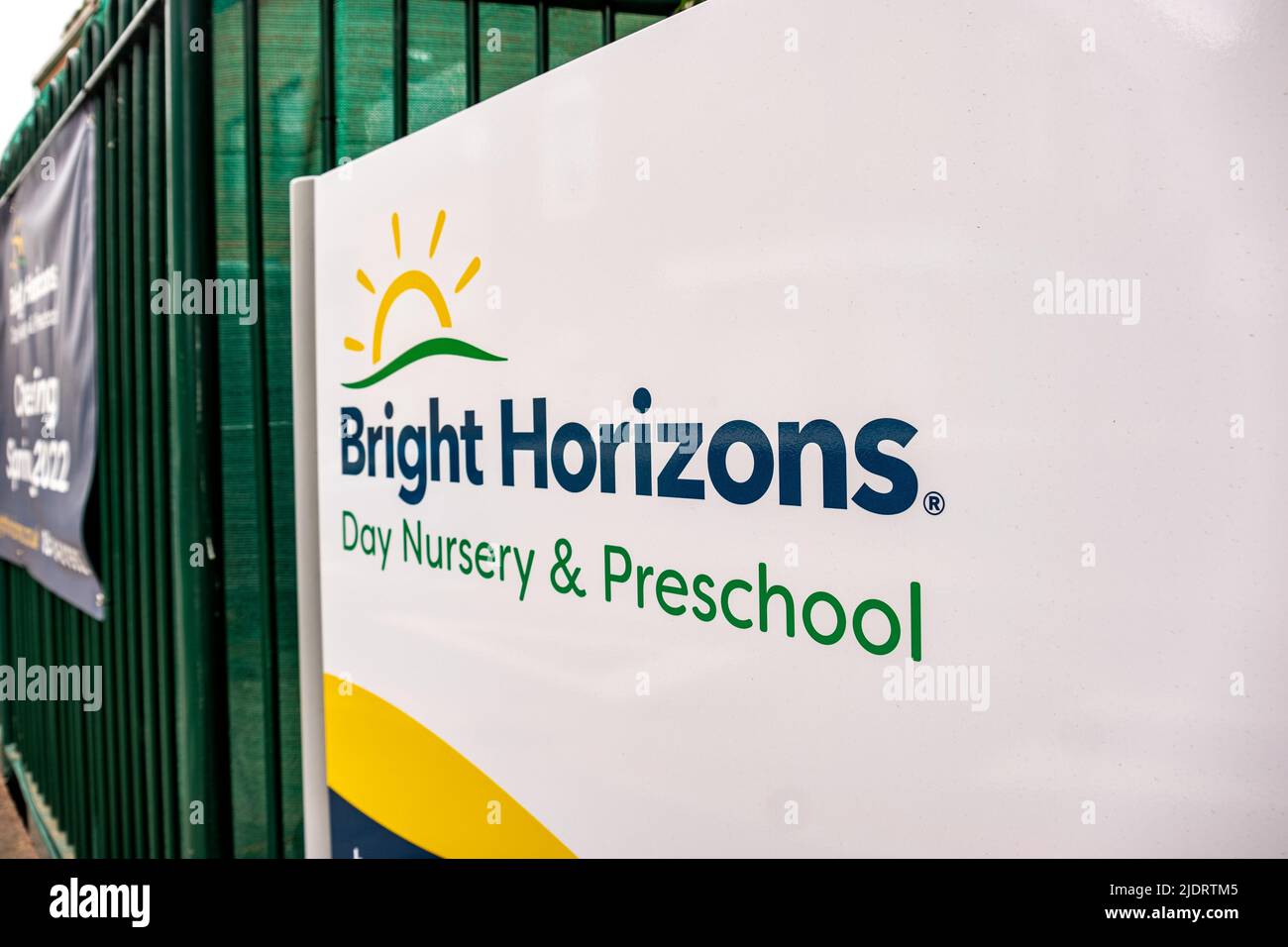 Londres - 2022 mai : branche Bright Horizons à Richmond, une chaîne de pépinières et de préchools de jour britanniques. Banque D'Images